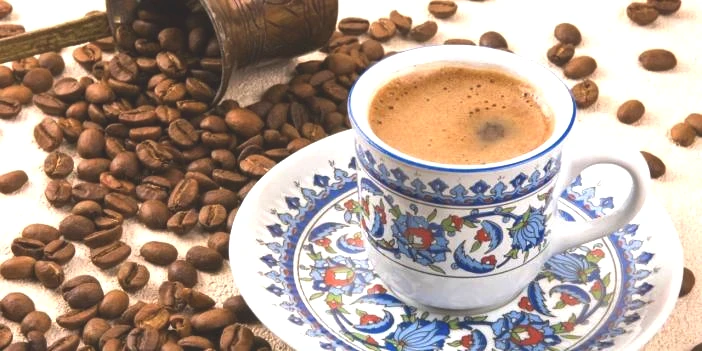 Kahve severler, bu yöntemi denemeden geçmeyin! Bol köpüklü Türk kahvesinin püf noktası meğer buymuş